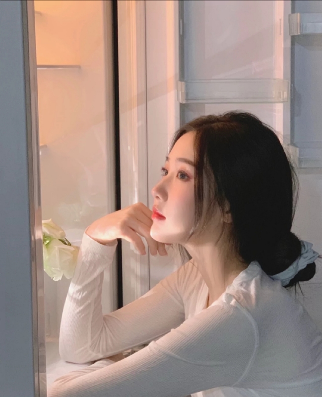 風吹過臉頰的第一张照片--台湾红颜知己交友网