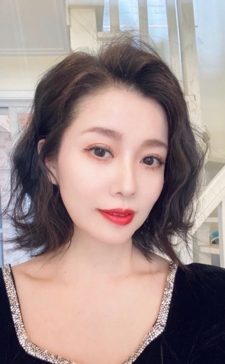 束負的第一张照片--台湾红颜知己交友网